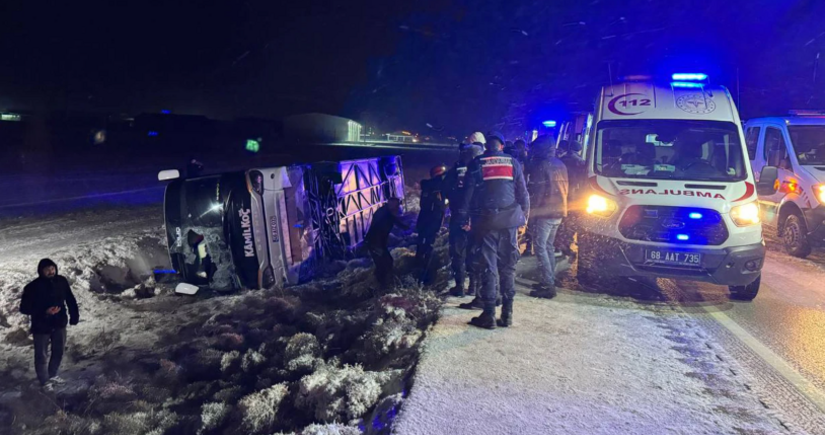Türkiyədə ağır yol qəzasında onlarla insan xəsarət alıb
