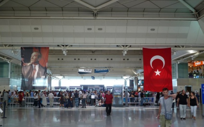 Путин поручил организовать вывоз россиян из аэропортов Турции