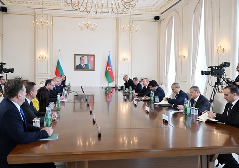 Началась встреча президентов Азербайджана и Болгарии в расширенном составе