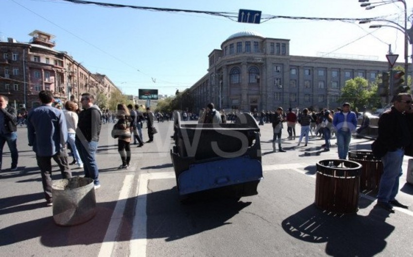 Nikol Paşinyan: İclas parlament binasından kənarda olarsa, Yerevana nəzarəti ələ alacağıq