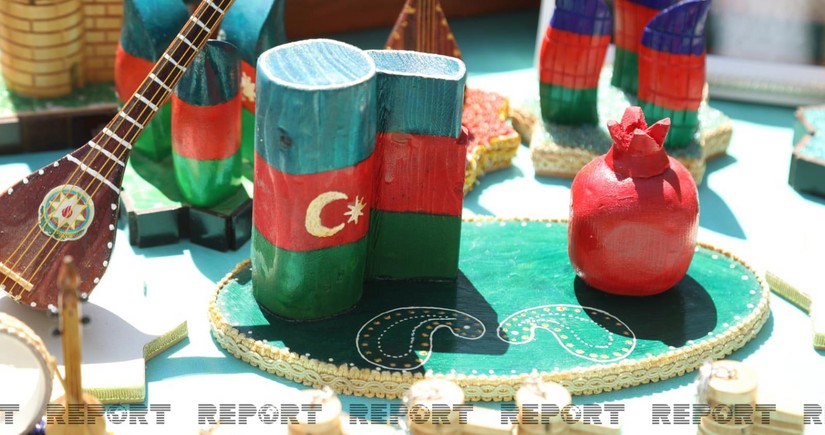 В Баку проходит торгово-выставочная ярмарка изделий, изготовленных из бытовых отходов  