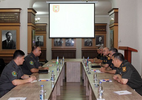 Азербайджан и Узбекистан обсудили развитие сотрудничества в области военного образования