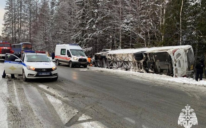 На северо-западе РФ 15 человек пострадали в ДТП с туристическим автобусом