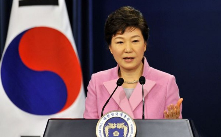 Cənubi Koreya rəhbəri prezidentlik müddətinin iki dəfə olmasını təklif edib