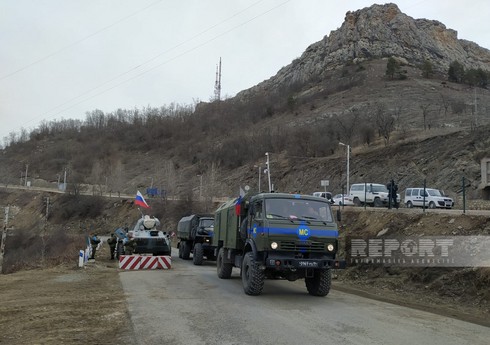 По дороге Ханкенди-Лачын беспрепятственно проехали два автомобиля российских миротворцев