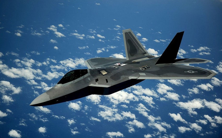 США начали переброску в Японию новейших боевых самолетов F-22 Raptor