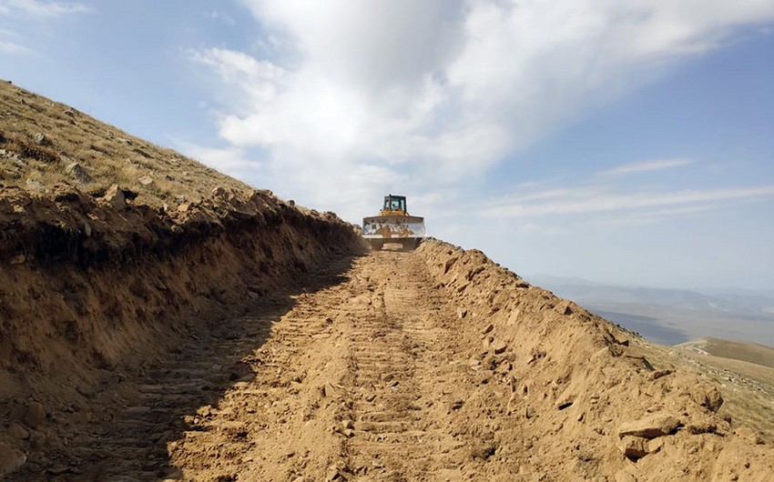 MN: Kəlbəcər və Laçında 62 km-dən çox yeni təminat yolları çəkilib