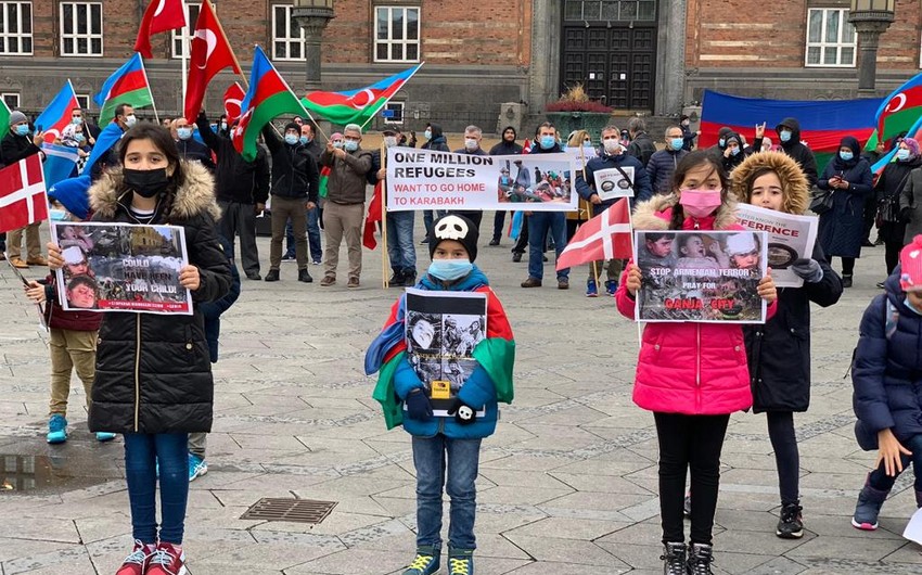 Azerbaijanis living in Denmark hold rally against Ganja terror 