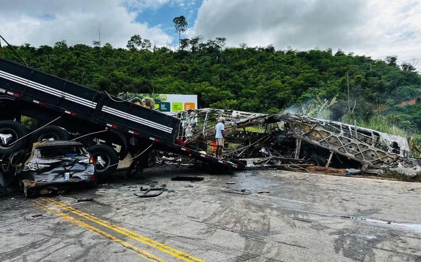 Braziliyada ağır yol qəzasında ölənlərin sayı 38 nəfərə çatıb - YENİLƏNİB