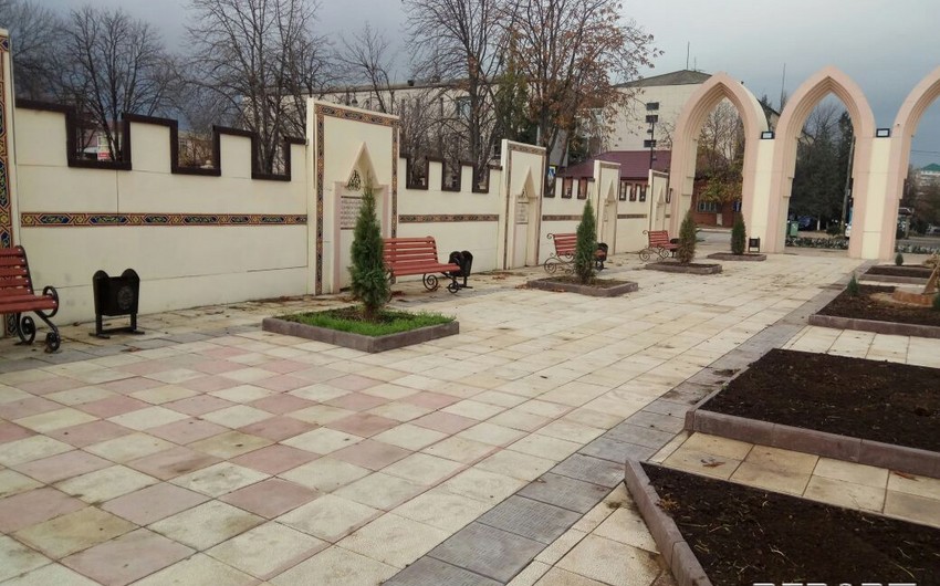 В Дербенте восстановили памятник Низами Гянджеви