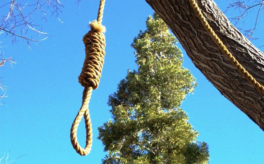 Qubada 51 yaşlı kişi özünü gilas ağacından asaraq intihar edib