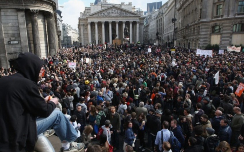 Londonda 150 min nəfərin iştirakı ilə etiraz aksiyası keçirilib