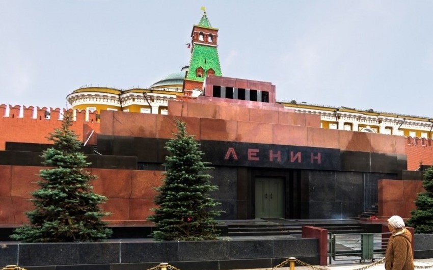 Кремль: Планов вынести тело Ленина из мавзолея нет