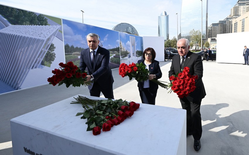 State and government officials visit Victory Park under construction