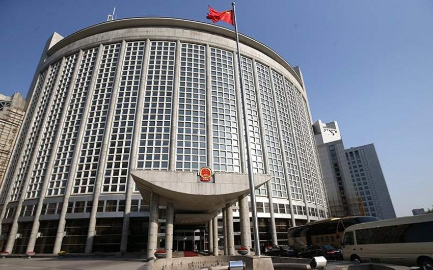 МИД Китая: Примем меры в ответ на санкции США против компаний из-за Синьцзяна