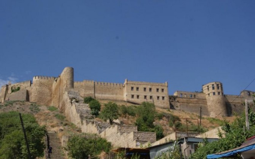 В Дербенте после обстрела местных жителей у крепости Нарын Кала усилены меры безопасности