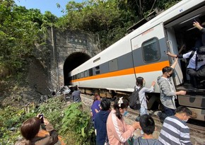 Число жертв крушения поезда в Тайване возросло до 48
