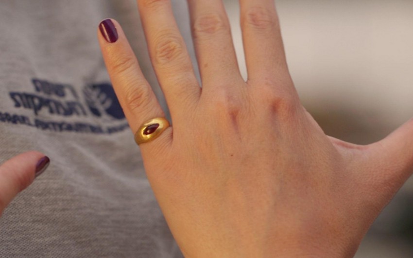 Perfectly preserved, 2,300-year-old gold ring found under City of David parking lot