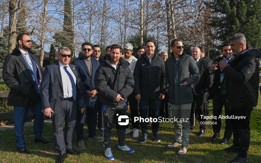 Lionel Messi views Karabakh horses in Baku