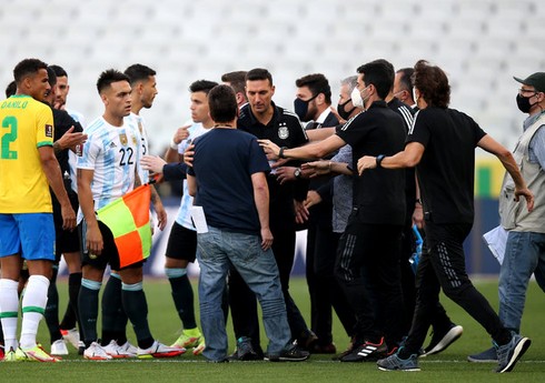 ЧМ-2022: Матч сборных Бразилии и Аргентины прерван