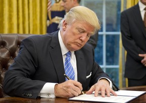 Trump signs bill to prevent government shutdown