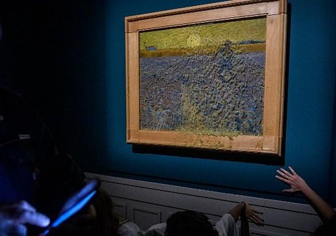 Экоактивисты облили супом еще одну картину Ван Гога