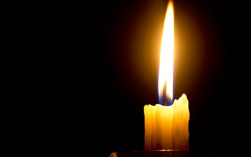 В Баку свеча привела к пожару в квартире, где отключили свет из-за долгов