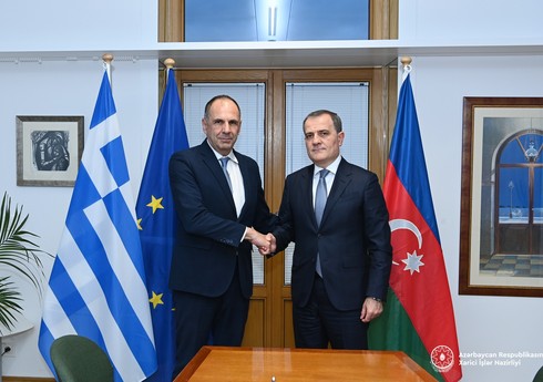 Глава МИД Азербайджана обсудил с греческим коллегой энергобезопасность и региональное сотрудничество