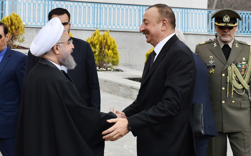 Həsən Ruhani: İran və Azərbaycan arasındakı əlaqələr sürətlə inkişaf edərək genişlənib