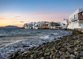Yunanıstanda ada sakinləri turistlərdən yorulublar