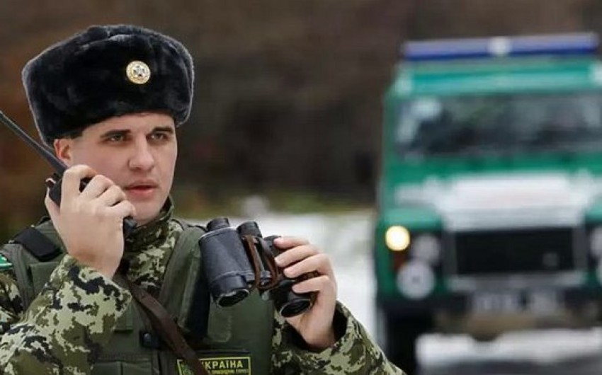 Украинские пограничники задержали двух азербайджанцев, направляющихся в Россию