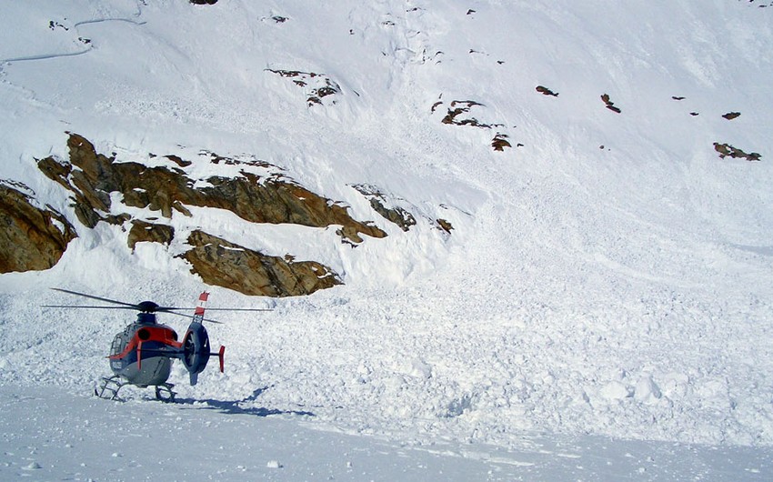 В результате схода лавины во Франции погибли три лыжника