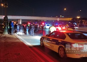 В Баку легковой автомобиль сбил пьяного пешехода