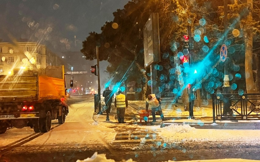 Bakının küçə və prospektləri gecə qardan təmizlənib