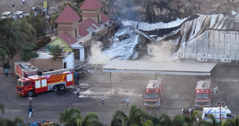 На западе Индии при пожаре в игровой зоне погибли более 20 человек