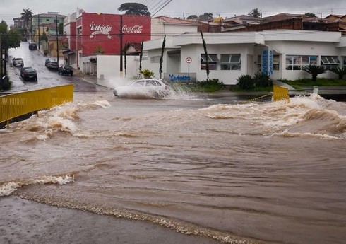 В результате проливных дождей в Бразилии погибли 18 человек