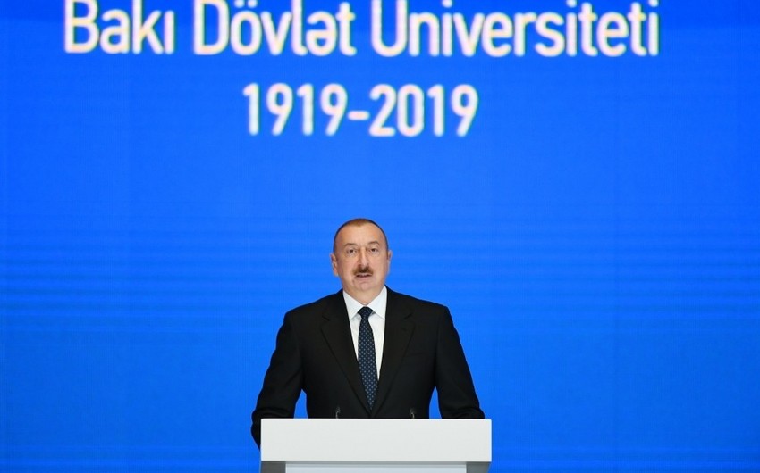 Президент Ильхам Алиев принял участие в церемонии по случаю 100-летнего юбилея Бакинского государственного университета