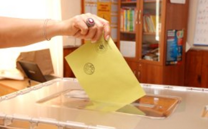 ​Правящая партия Турции обнародовала результаты опроса в связи с предстоящими парламентскими выборами