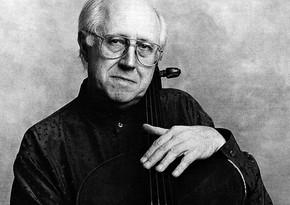 A memorial plague to Mstislav Rostropovich unveiled in Moscow