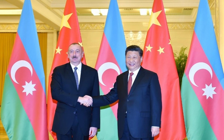 Президент Ильхам Алиев поздравил Си Цзиньпина