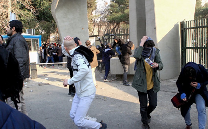 KİV: İranda aksiyalar zamanı azı 18 nəfər ölüb