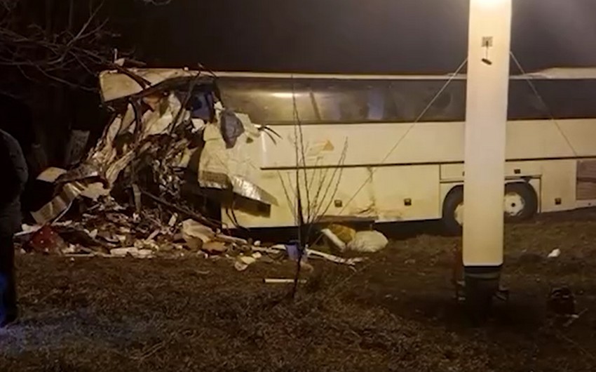 Rusiyada ağır yol qəzasında 5 nəfər ölüb, 8 nəfər yaralanıb