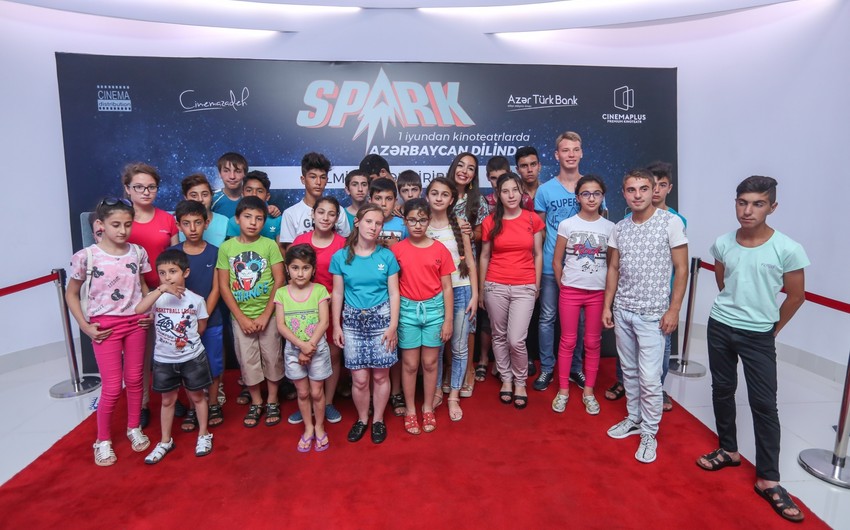 В кинотеатре CinemaPlus Ganjlik Mall была организована развлекательная программа для детей c участием Лейлы Алиевой