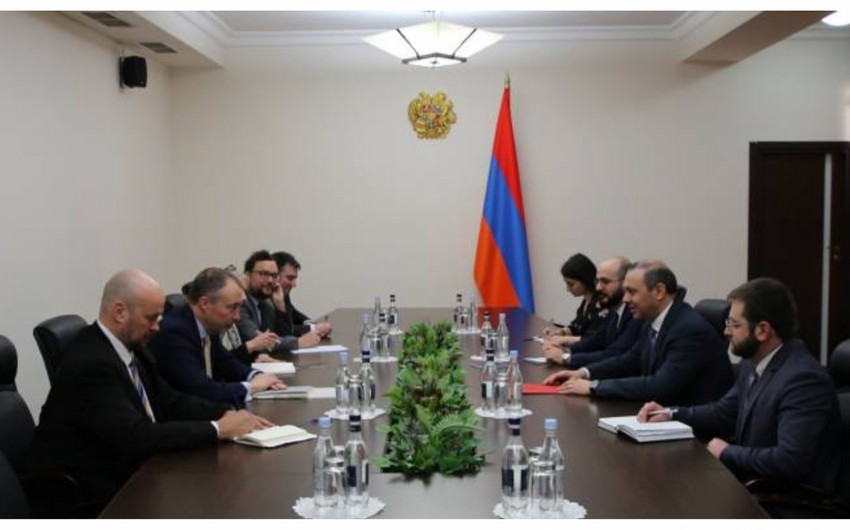 Klaar, Grigoryan discuss Armenian-Azerbajani talks