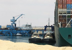 Stuck tanker blocking Suez Canal budges for first time