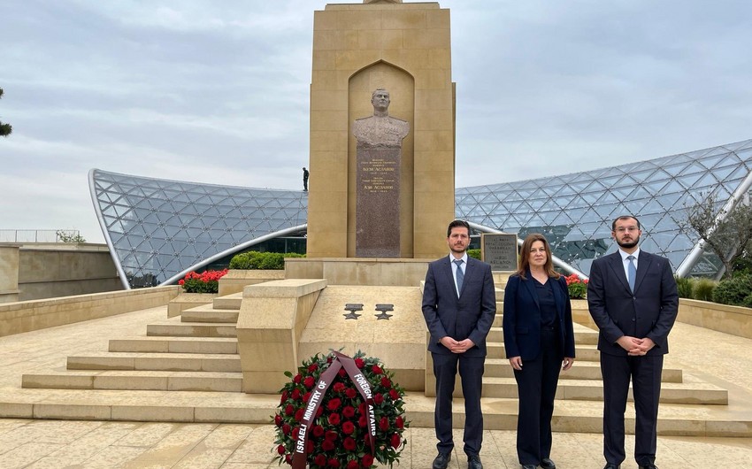 Директор по вопросам политики МИД Израиля посетила памятник Ази Асланову