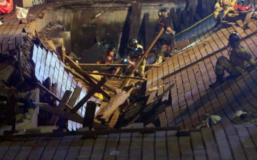 Platform collapses at concert injuring more than 130 people in Spain