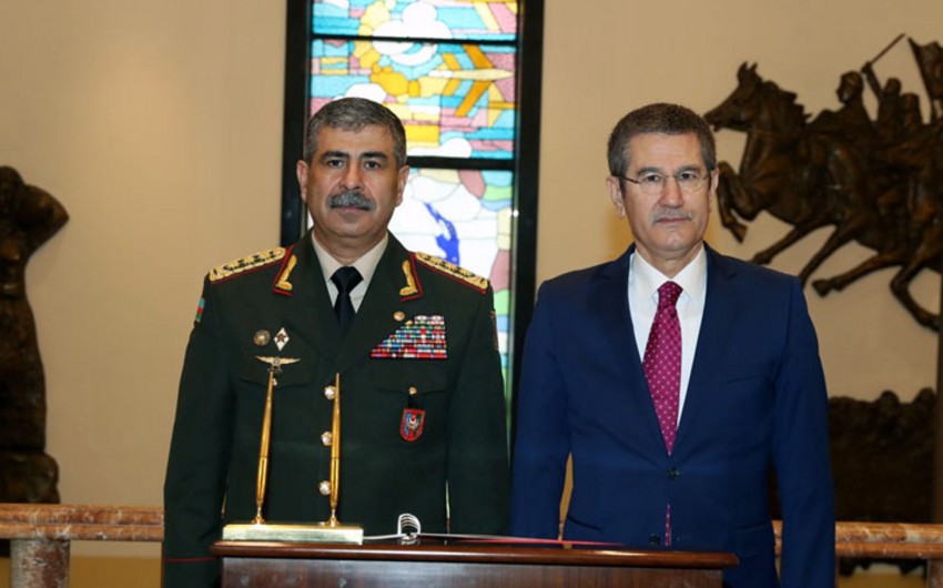 Azerbaijan Defence Minister meets with his Turkish counterpart