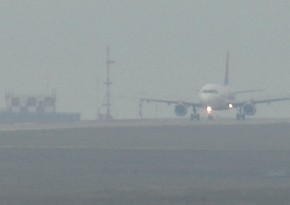 Более 20 самолетов не смогли сесть в Стамбуле из-за тумана