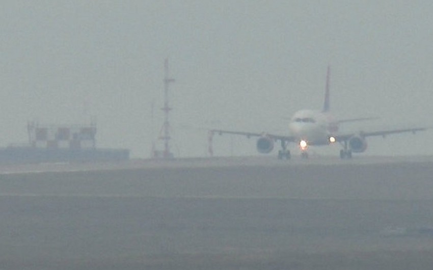 Более 20 самолетов не смогли сесть в Стамбуле из-за тумана